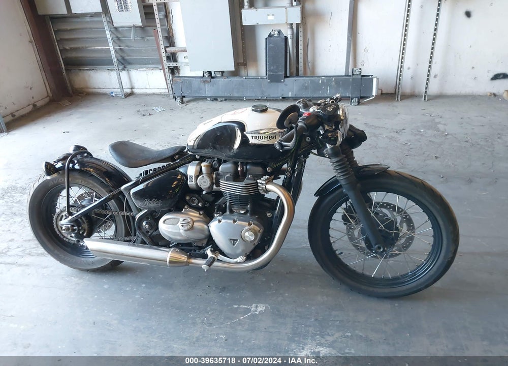 2018 TRIUMPH MOTORCYCLE BONNEVILLE BOBBER VIN: SMTD42HL8JT859175