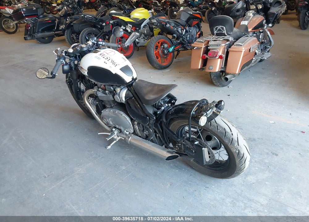 2018 TRIUMPH MOTORCYCLE BONNEVILLE BOBBER VIN: SMTD42HL8JT859175