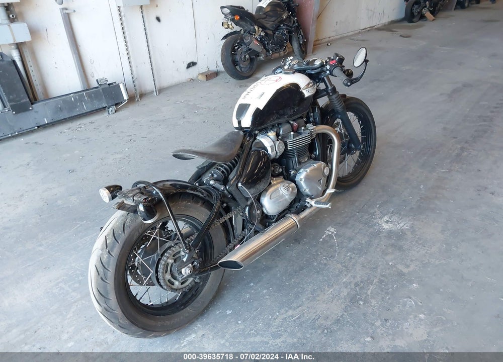 2018 TRIUMPH MOTORCYCLE BONNEVILLE BOBBER VIN: SMTD42HL8JT859175