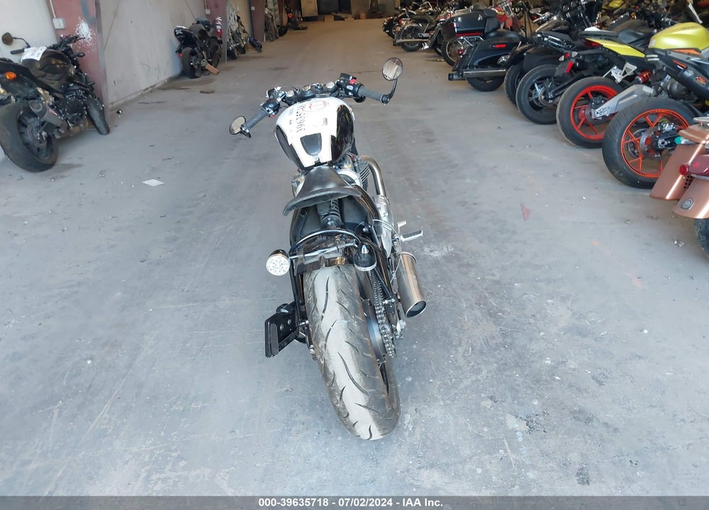 2018 TRIUMPH MOTORCYCLE BONNEVILLE BOBBER VIN: SMTD42HL8JT859175
