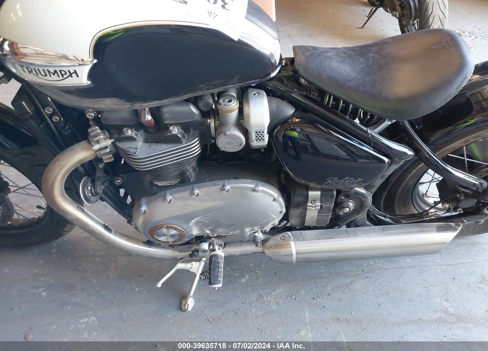 2018 TRIUMPH MOTORCYCLE BONNEVILLE BOBBER VIN: SMTD42HL8JT859175
