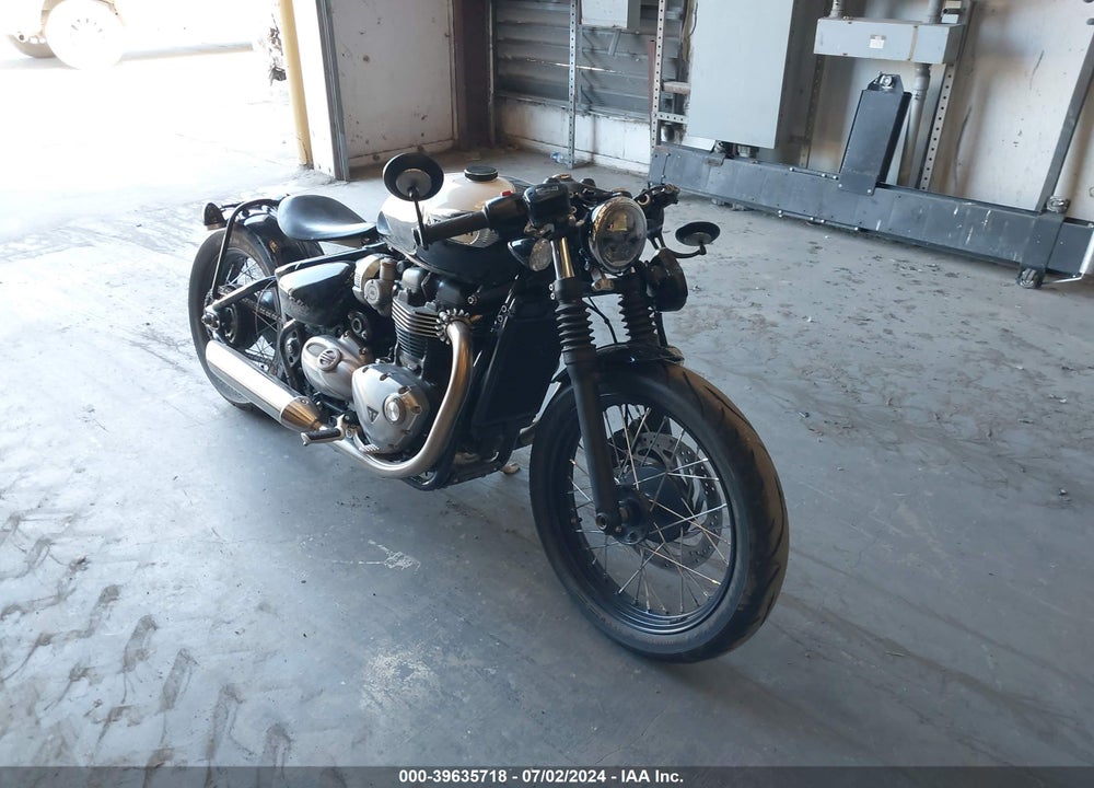 2018 TRIUMPH MOTORCYCLE BONNEVILLE BOBBER VIN: SMTD42HL8JT859175
