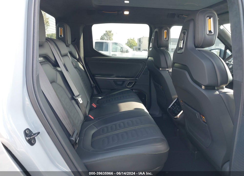 2024 RIVIAN R1T ADVENTURE QUAD-MOTOR LARGE PACK VIN: 7FCTGAAA0RN033807