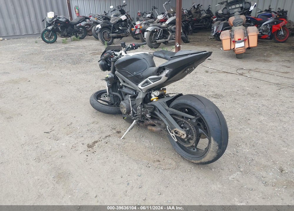 2022 TRIUMPH MOTORCYCLE STREET TRIPLE RS VIN: SMTA554SXNTAY6605