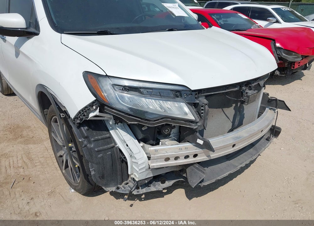 2020 HONDA PILOT 2WD TOURING 8 PASSENGER VIN: 5FNYF5H90LB016819