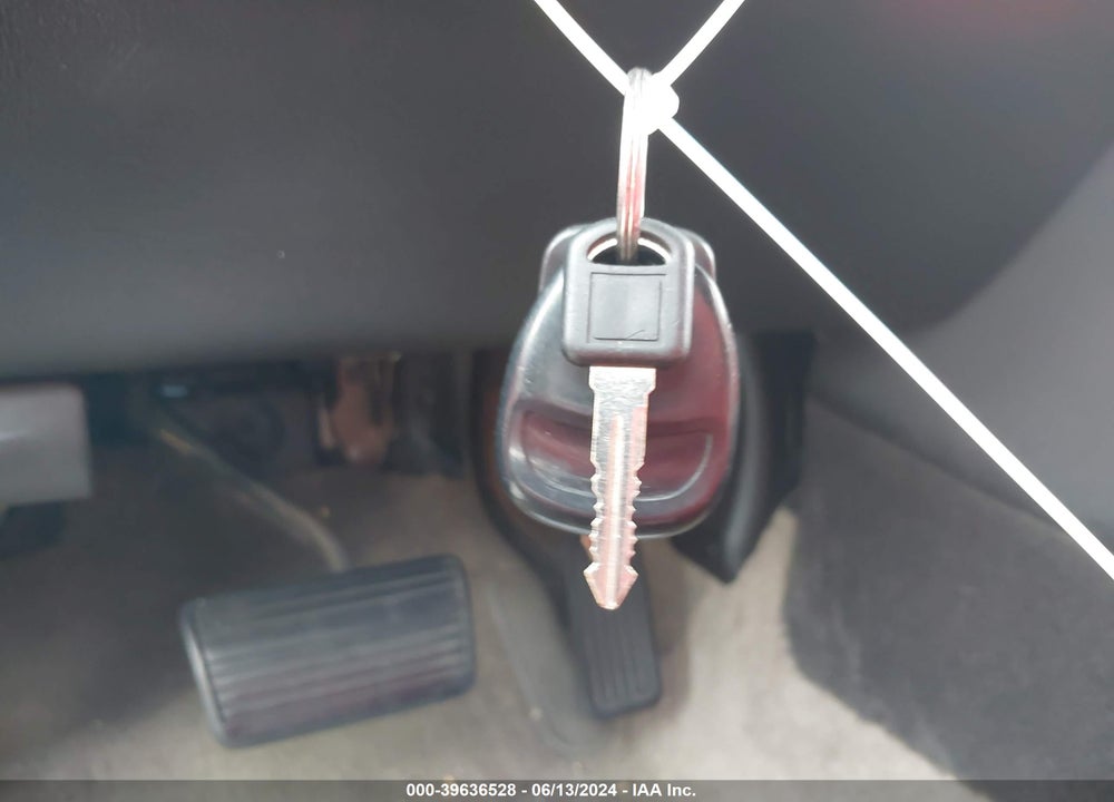 2005 CADILLAC ESCALADE STANDARD VIN: 1GYEC63N25R267435