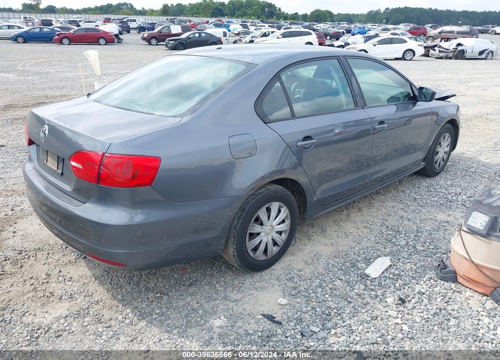 2014 VOLKSWAGEN JETTA 2.0L S VIN: 3VW2K7AJ8EM252552