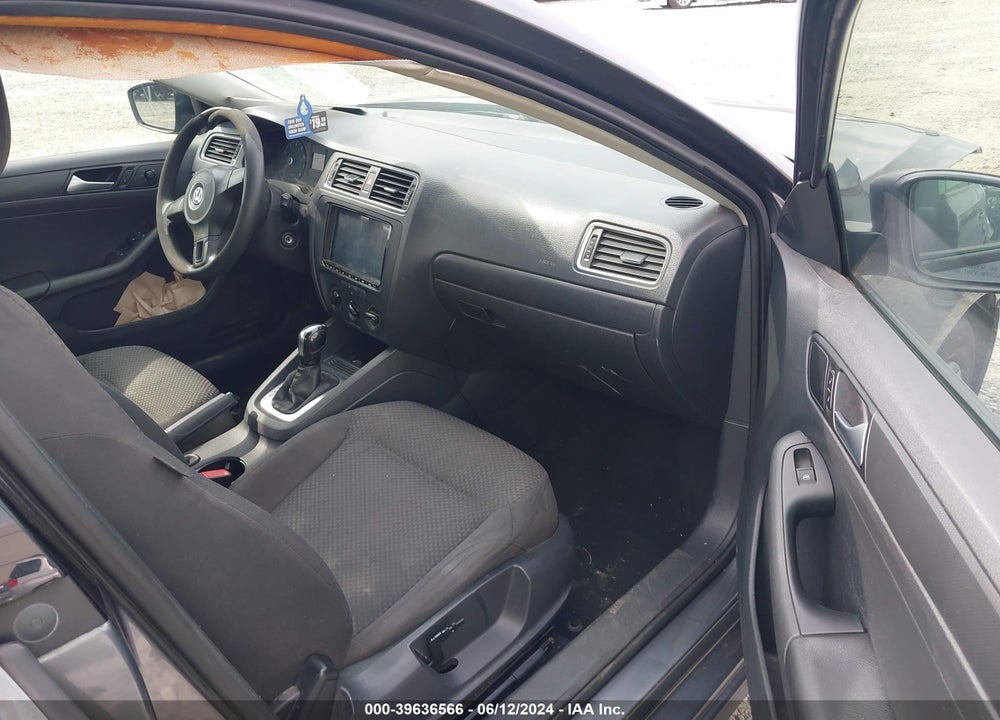 2014 VOLKSWAGEN JETTA 2.0L S VIN: 3VW2K7AJ8EM252552