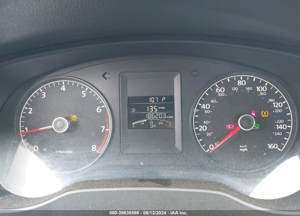 2014 VOLKSWAGEN JETTA 2.0L S VIN: 3VW2K7AJ8EM252552
