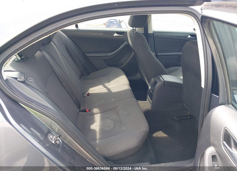 2014 VOLKSWAGEN JETTA 2.0L S VIN: 3VW2K7AJ8EM252552
