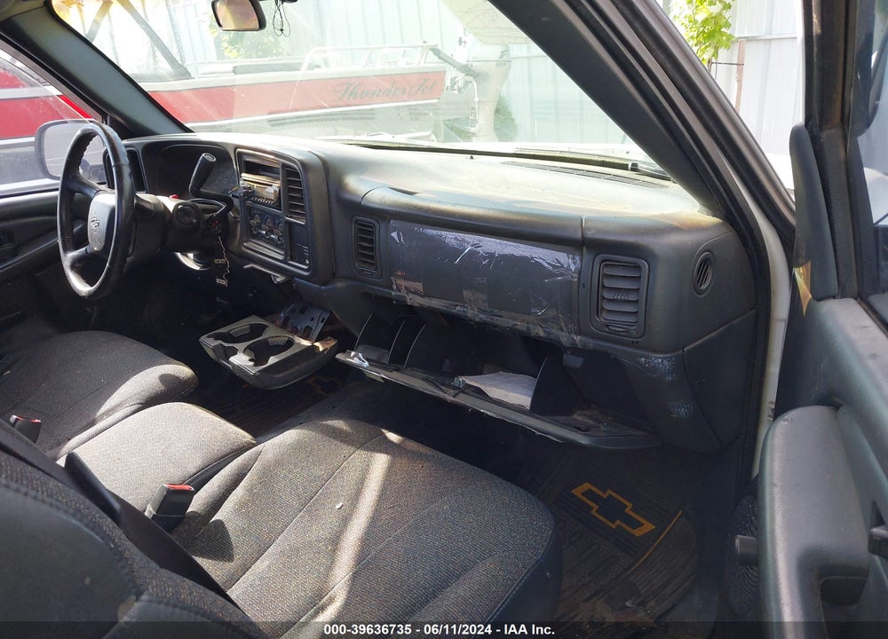 2000 CHEVROLET SILVERADO 1500 VIN: 1GCEC14W7YE100581