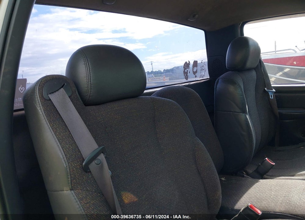 2000 CHEVROLET SILVERADO 1500 VIN: 1GCEC14W7YE100581