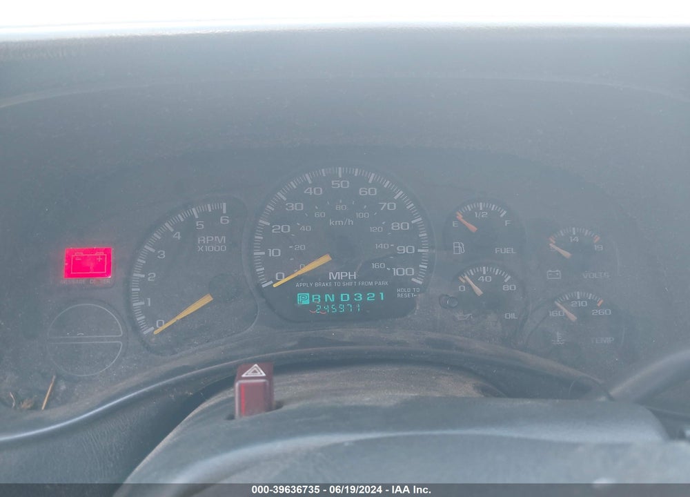 2000 CHEVROLET SILVERADO 1500 VIN: 1GCEC14W7YE100581