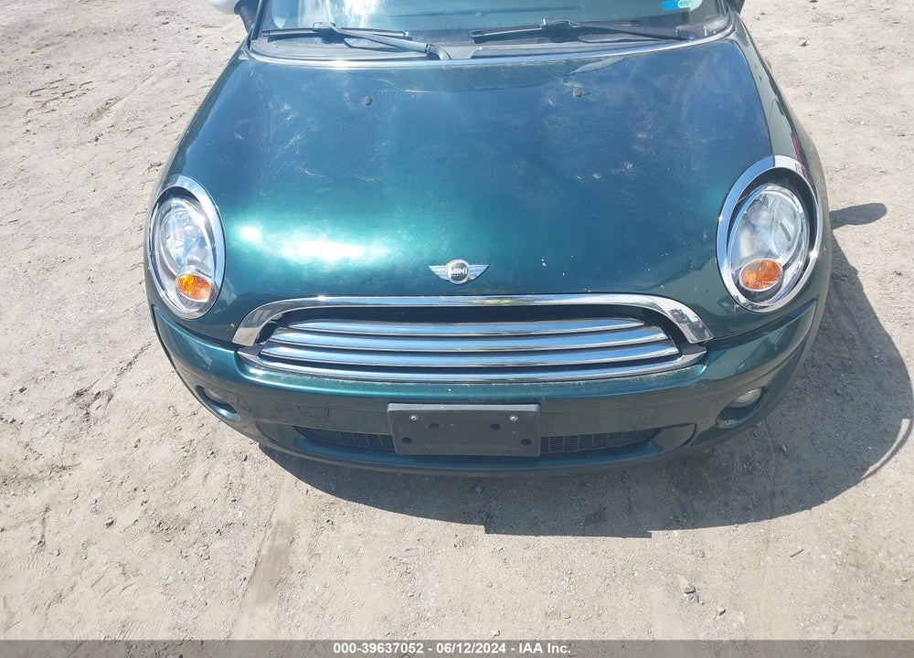 2009 MINI COOPER VIN: WMWMF33579TU75243