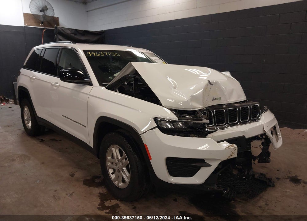2023 JEEP GRAND CHEROKEE LAREDO 4X4 VIN: 1C4RJHAG9PC547551