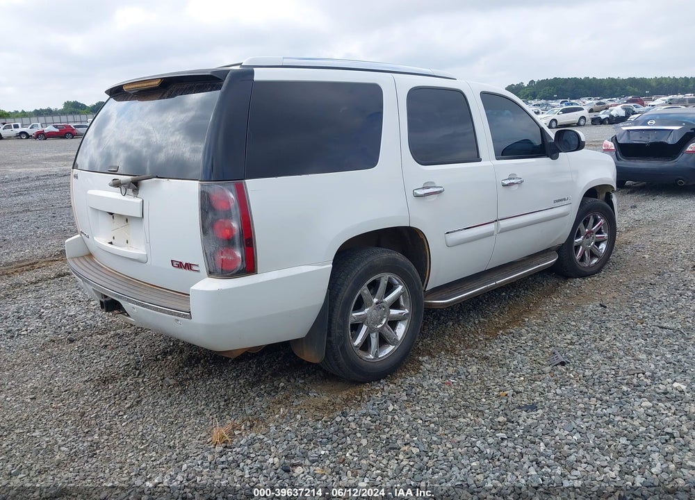 2007 GMC YUKON DENALI VIN: 1GKFK638X7J390445