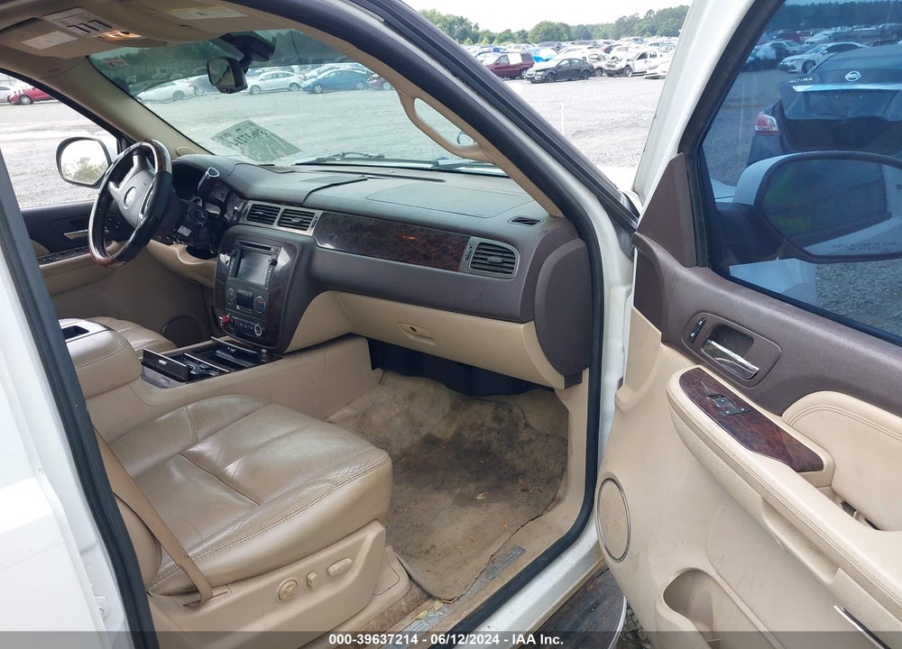 2007 GMC YUKON DENALI VIN: 1GKFK638X7J390445