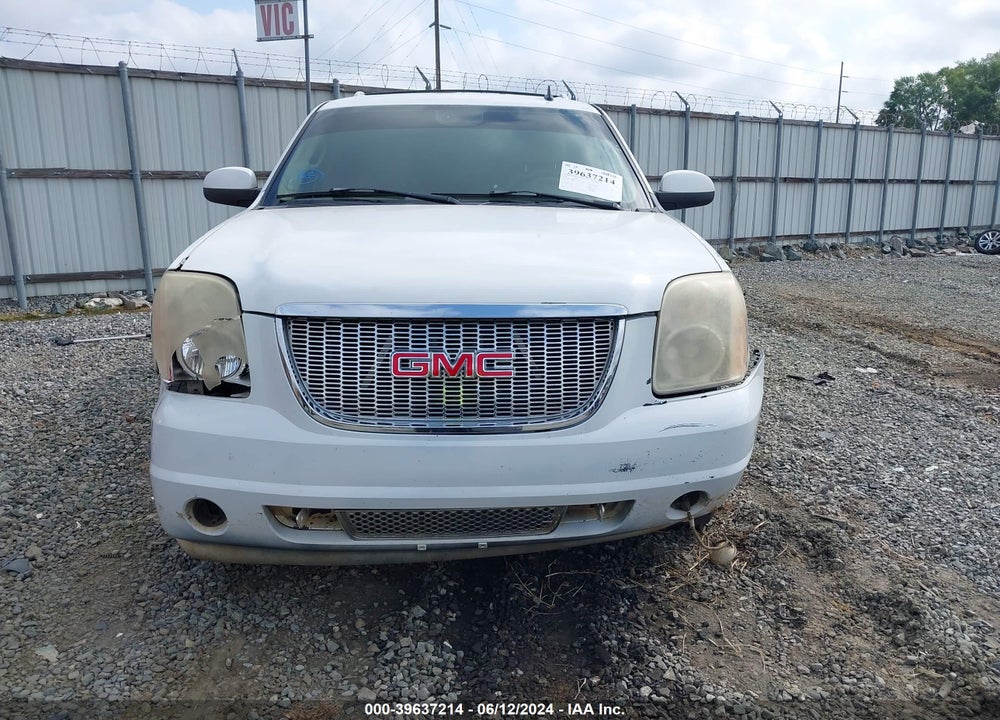 2007 GMC YUKON DENALI VIN: 1GKFK638X7J390445