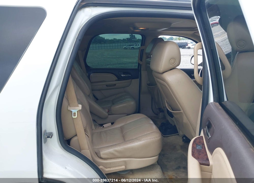 2007 GMC YUKON DENALI VIN: 1GKFK638X7J390445