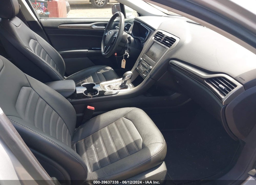 2016 FORD FUSION SE VIN: 3FA6P0HD0GR132186