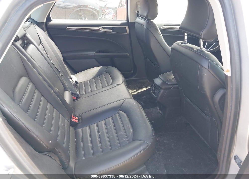 2016 FORD FUSION SE VIN: 3FA6P0HD0GR132186
