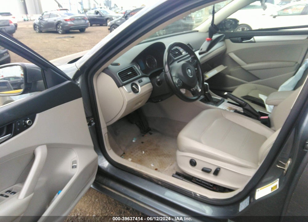 2012 VOLKSWAGEN PASSAT 2.5L SE VIN: 1VWBP7A36CC108645