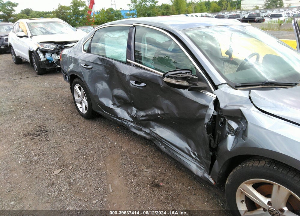 2012 VOLKSWAGEN PASSAT 2.5L SE VIN: 1VWBP7A36CC108645