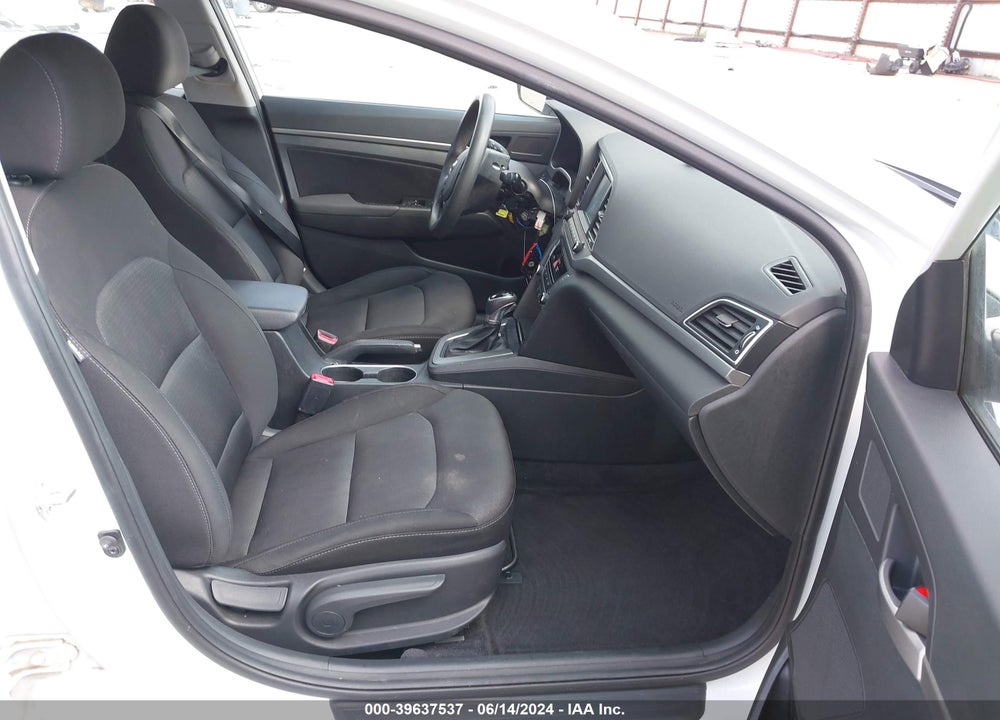 2018 HYUNDAI ELANTRA SEL VIN: 5NPD84LF1JH243841