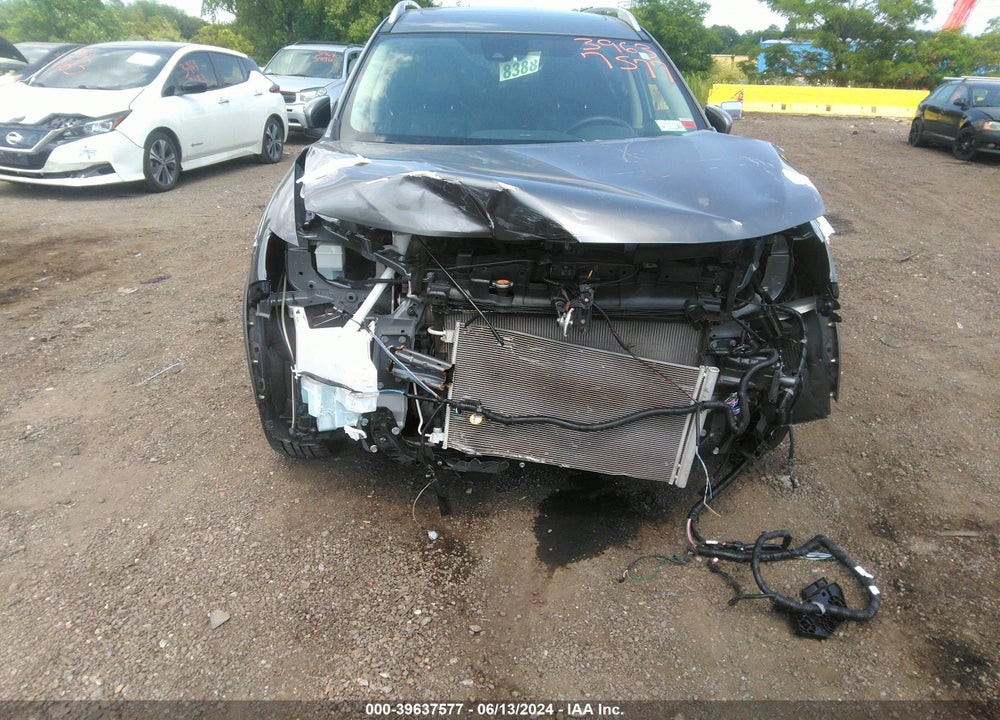 2018 NISSAN ROGUE SL VIN: JN8AT2MV4JW310832