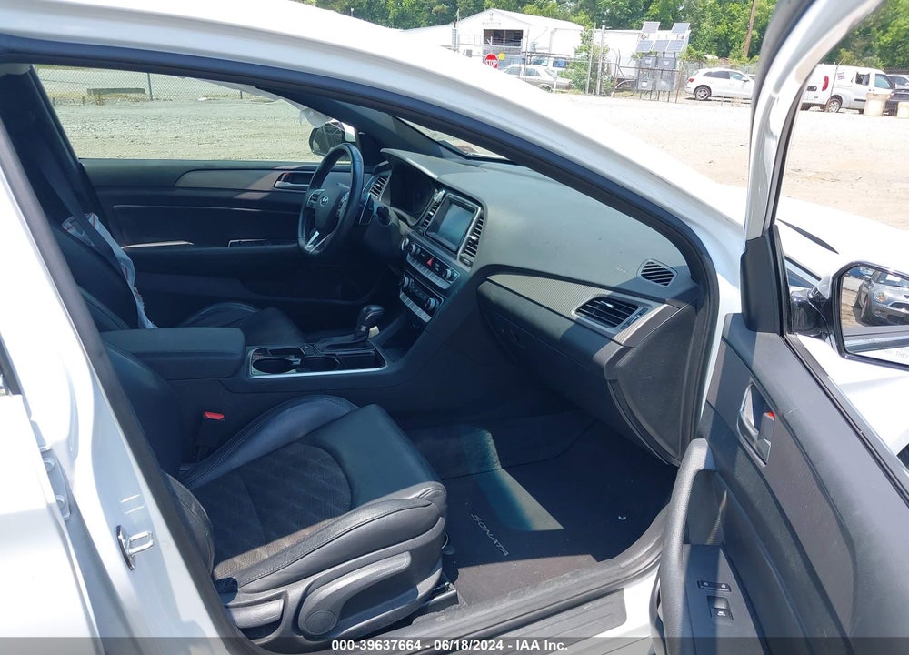 2018 HYUNDAI SONATA SPORT VIN: 5NPE34AF5JH627515