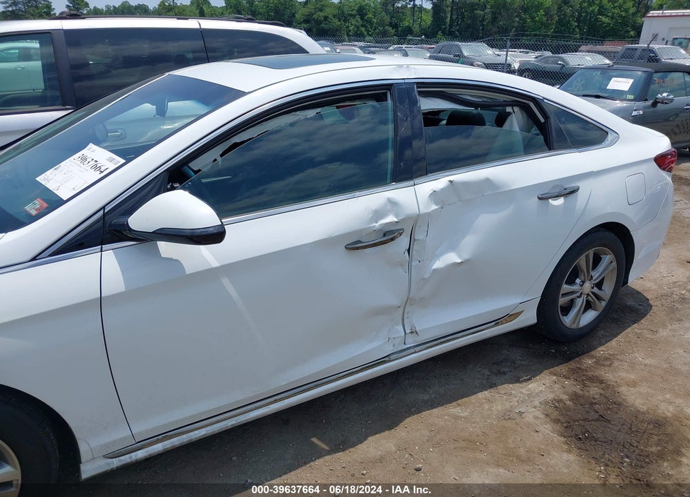 2018 HYUNDAI SONATA SPORT VIN: 5NPE34AF5JH627515