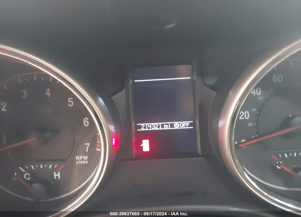 2011 JEEP GRAND CHEROKEE LAREDO VIN: 1J4RR4GG0BC555131