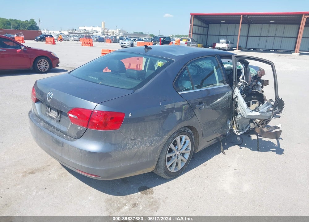 2014 VOLKSWAGEN JETTA 1.8T SE VIN: 3VWD07AJ7EM317390