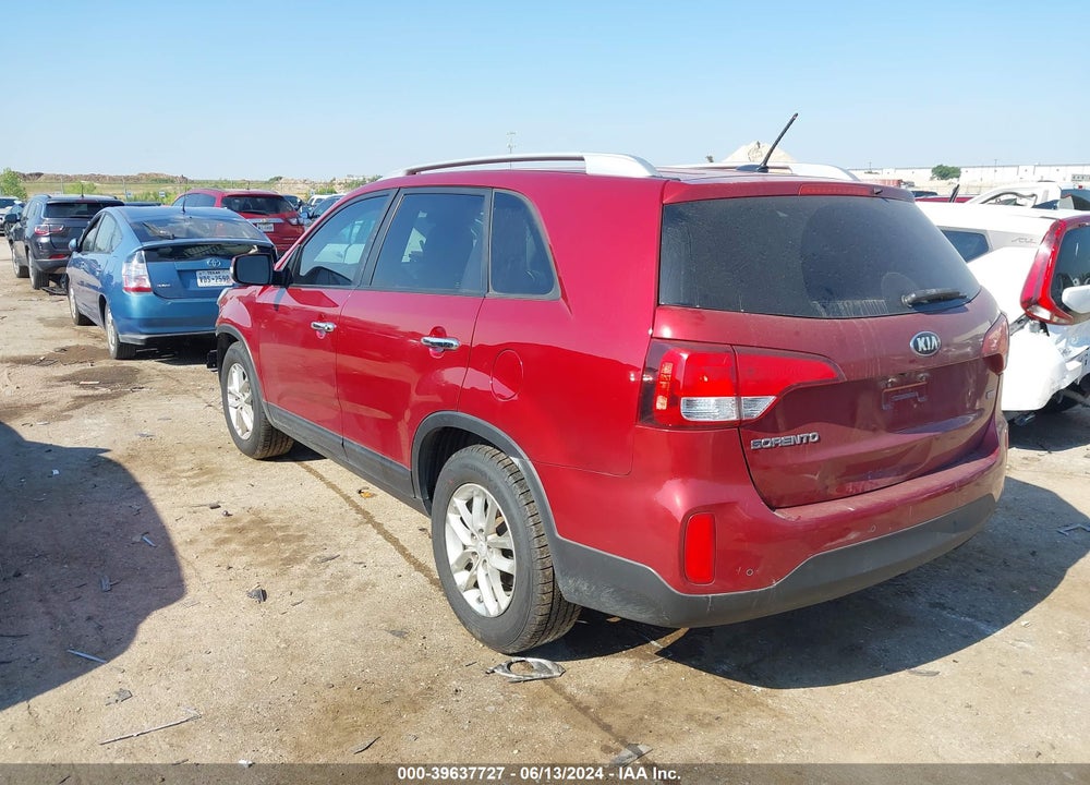 2015 KIA SORENTO LX VIN: 5XYKT3A64FG660615