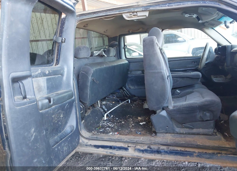 2000 CHEVROLET SILVERADO 2500 LS VIN: 1GCGK29U0YE371202