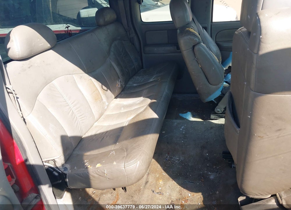 2000 CHEVROLET SILVERADO 1500 LT VIN: 2GCEC19T3Y1377986