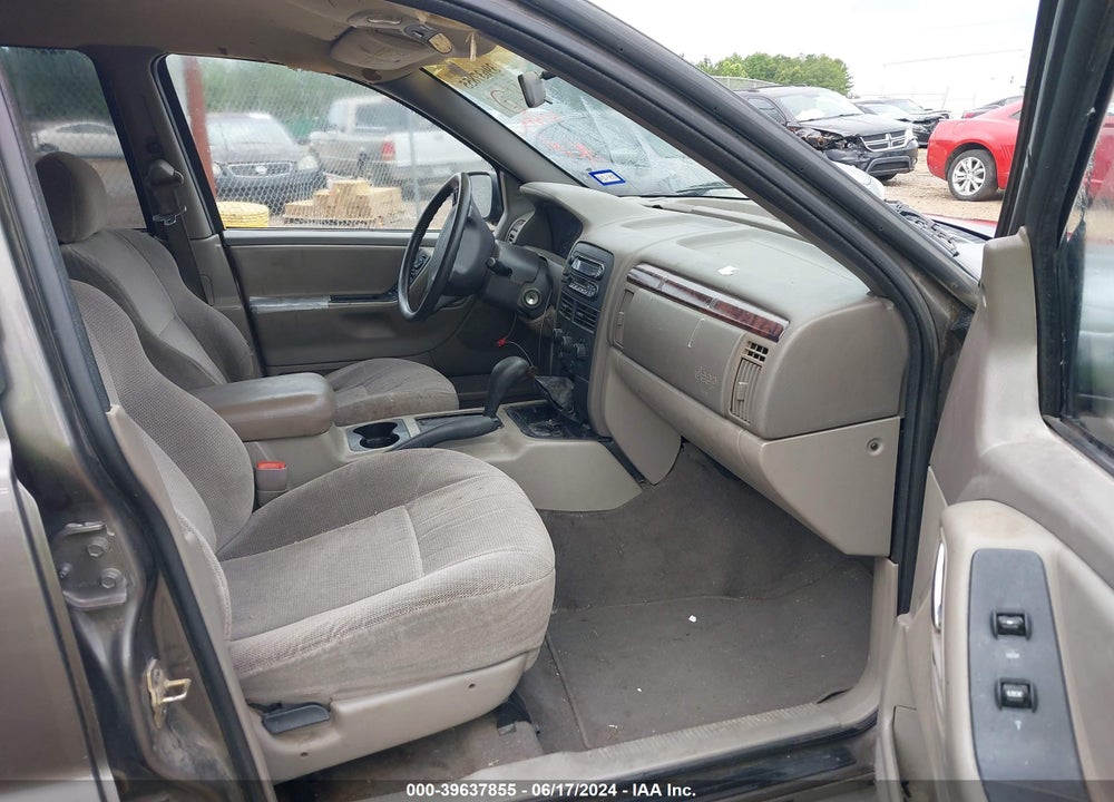 2000 JEEP GRAND CHEROKEE LAREDO VIN: 1J4G248S1YC385630