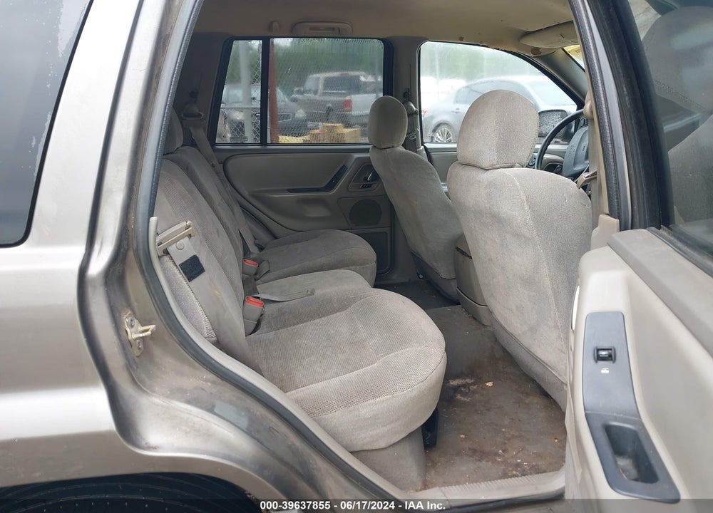 2000 JEEP GRAND CHEROKEE LAREDO VIN: 1J4G248S1YC385630