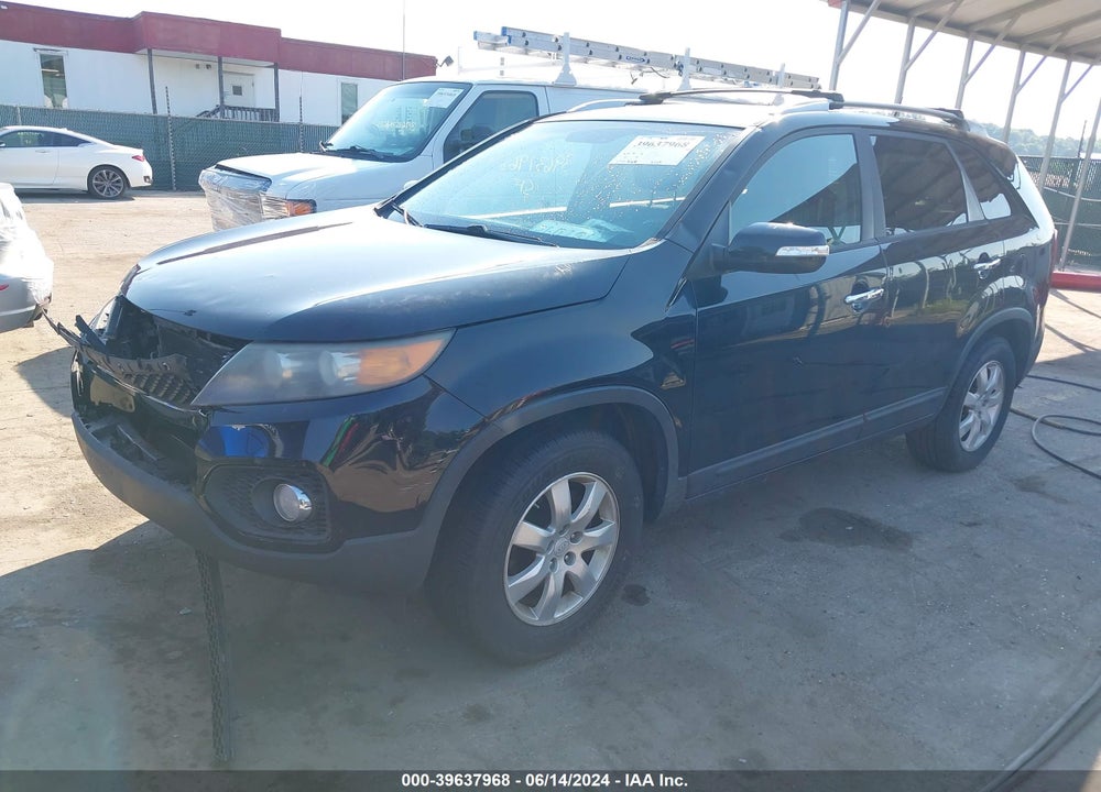 2011 KIA SORENTO LX VIN: 5XYKT3A12BG187117