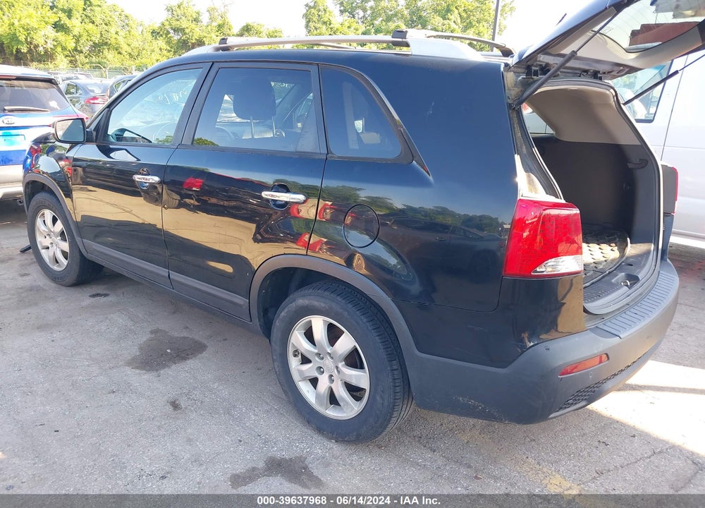 2011 KIA SORENTO LX VIN: 5XYKT3A12BG187117