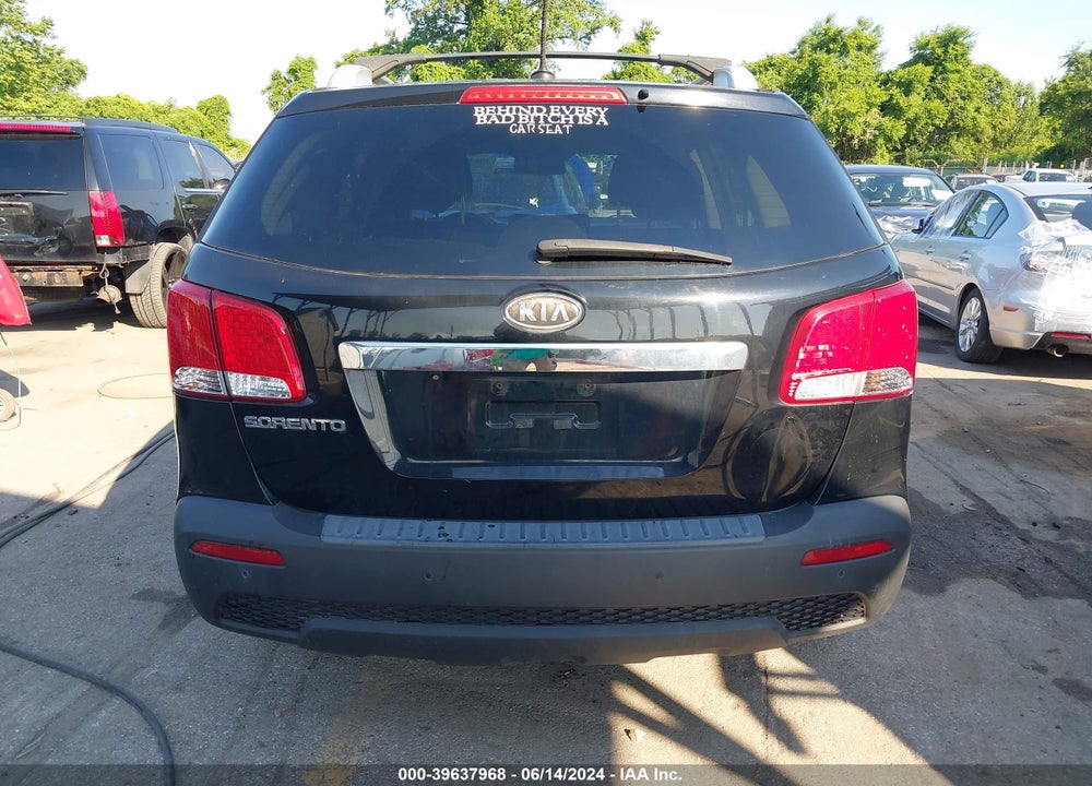 2011 KIA SORENTO LX VIN: 5XYKT3A12BG187117