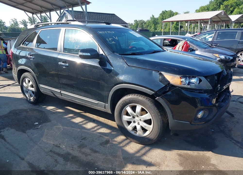 2011 KIA SORENTO LX VIN: 5XYKT3A12BG187117