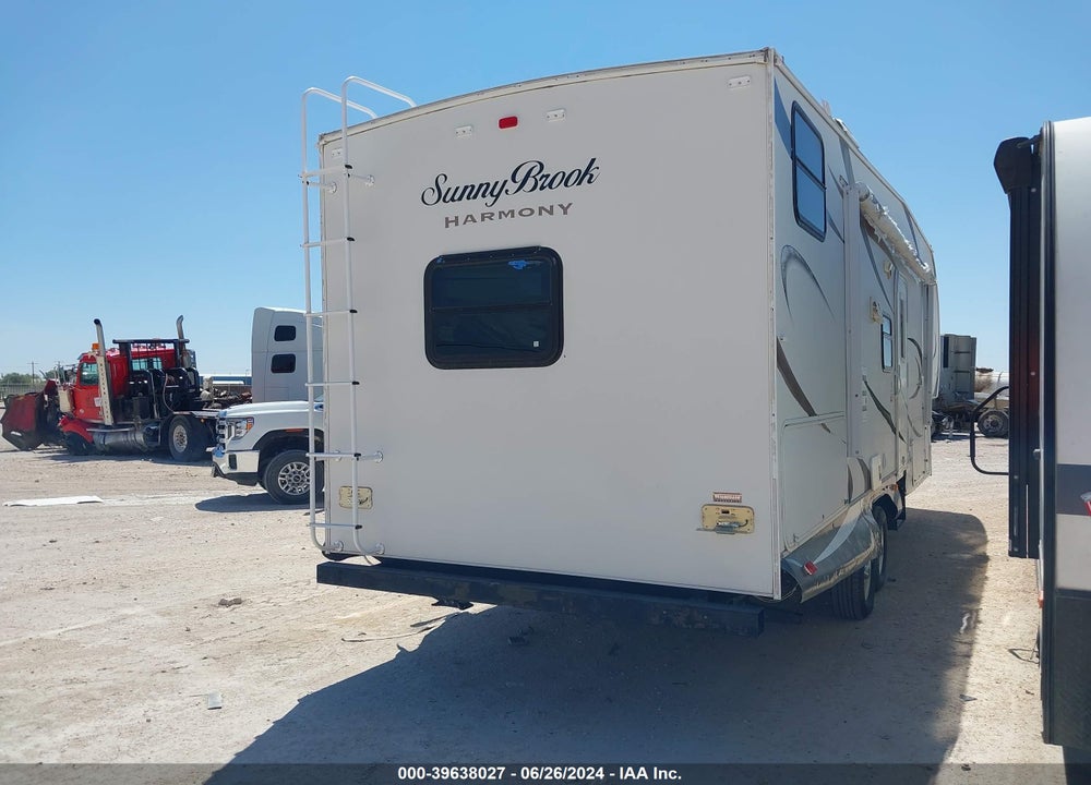 2012 WINNEBAGO HARMONY VIN: 54CBH0R20C1285805