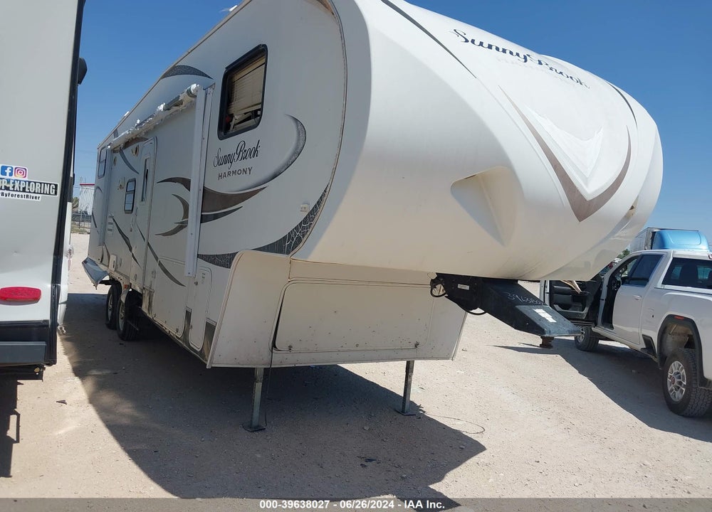 2012 WINNEBAGO HARMONY VIN: 54CBH0R20C1285805