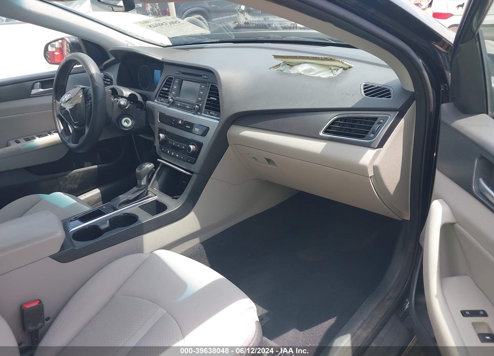 2015 HYUNDAI SONATA SPORT VIN: 5NPE34AF9FH027880