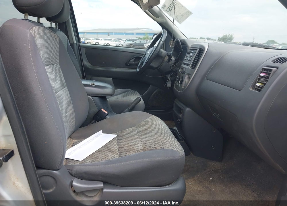 2004 FORD ESCAPE XLT VIN: 1FMYU03184KB49614