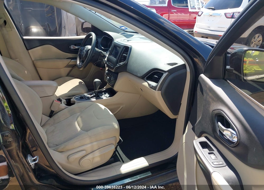 2019 JEEP CHEROKEE LATITUDE FWD VIN: 1C4PJLCX9KD313212
