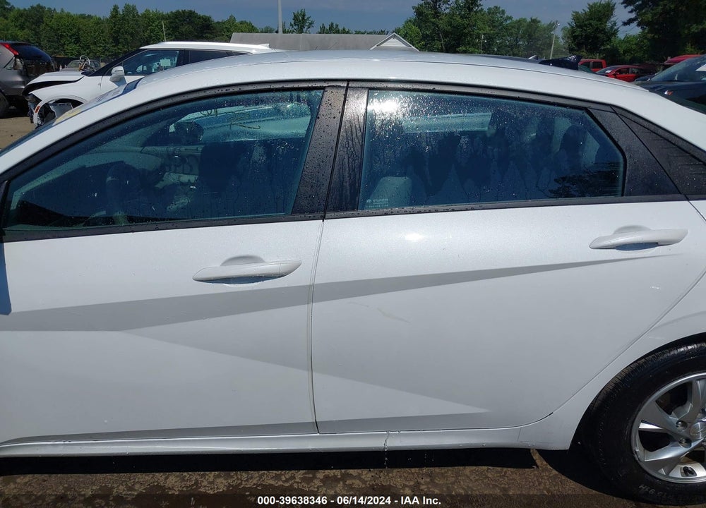 2022 HYUNDAI ELANTRA SE VIN: 5NPLL4AG5NH077951