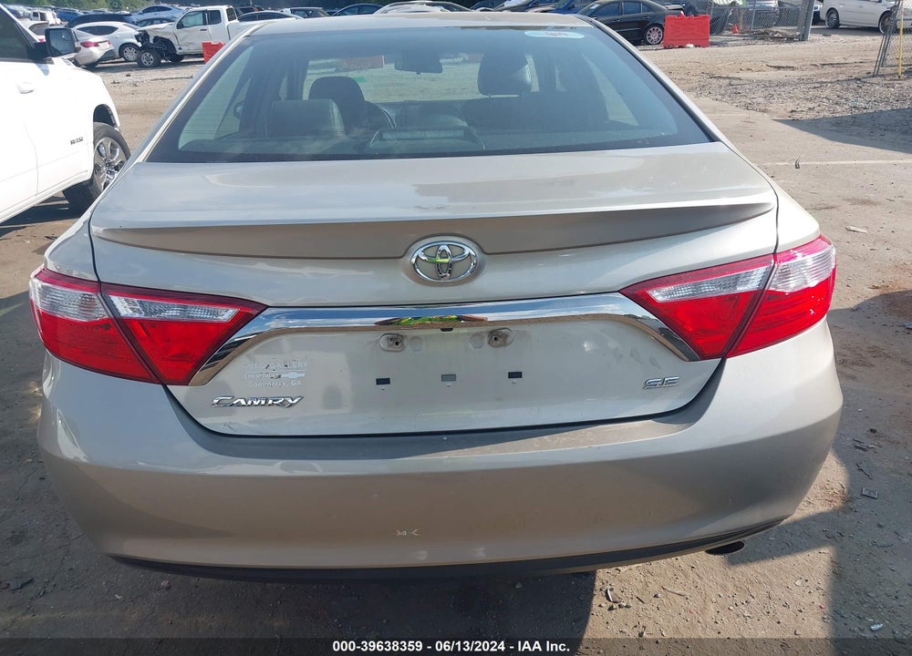 2015 TOYOTA CAMRY SE VIN: 4T1BF1FK9FU053685