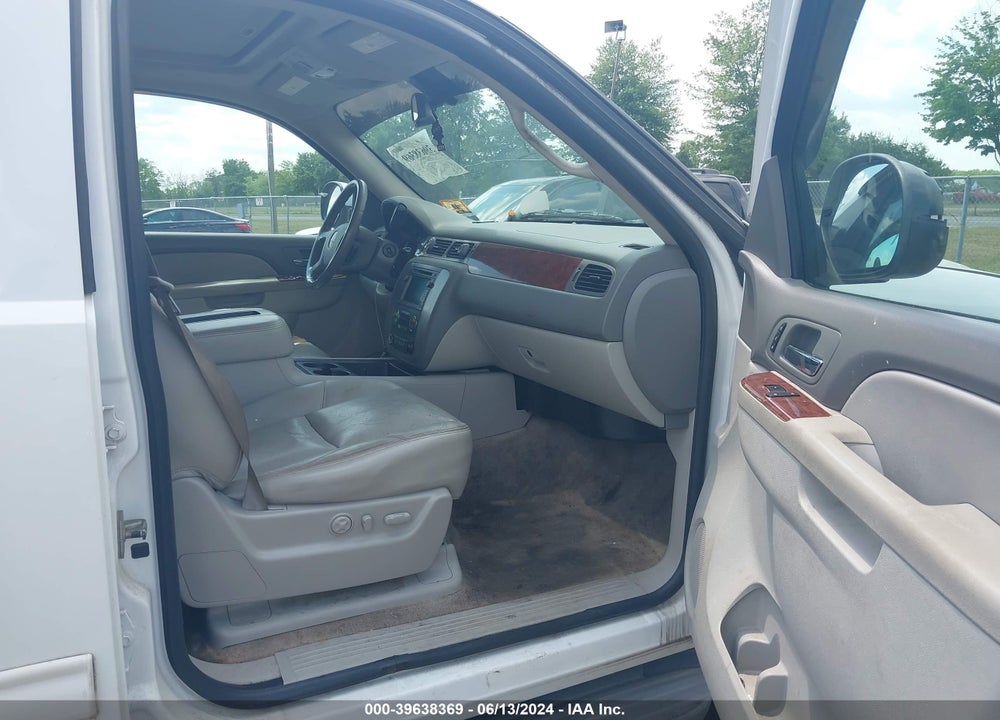 2010 GMC YUKON XL 1500 SLT VIN: 1GKUCKE03AR124245